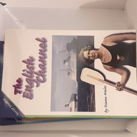 Bundle of 18 science and social studies readers - Picture 3 of 17